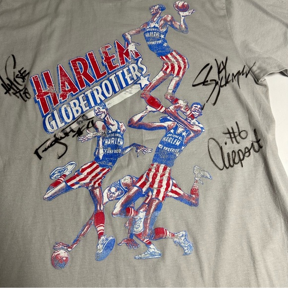 Harlem Globetrotters unisex American classic T-shirt size M with four signatures - Picture 11 of 11